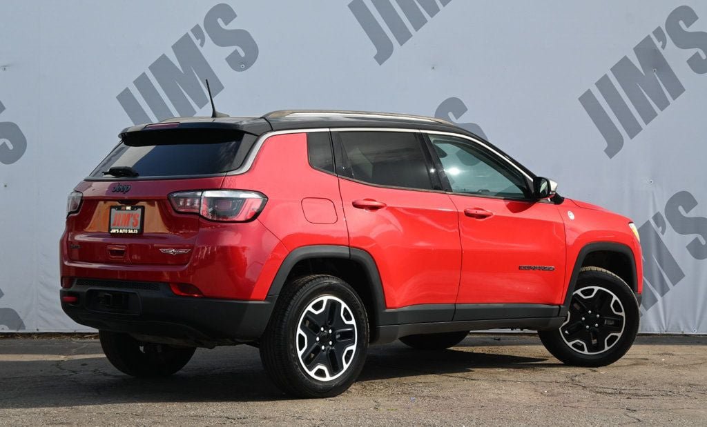 Used 2017 Jeep Compass Trailhawk w/ Leather Interior Group AWD/4WD image 5