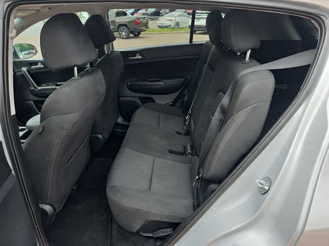 Used 2022 Kia Sportage LX AWD/4WD image 21