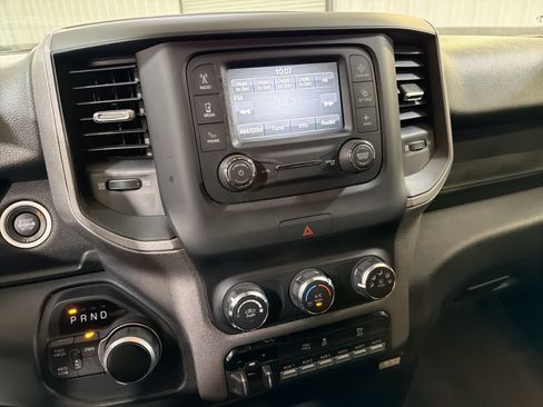 Used 2024 RAM 2500 Tradesman w/ Chrome Appearance Group image 17