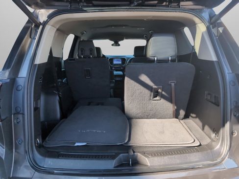 Used 2019 GMC Acadia Denali image 24