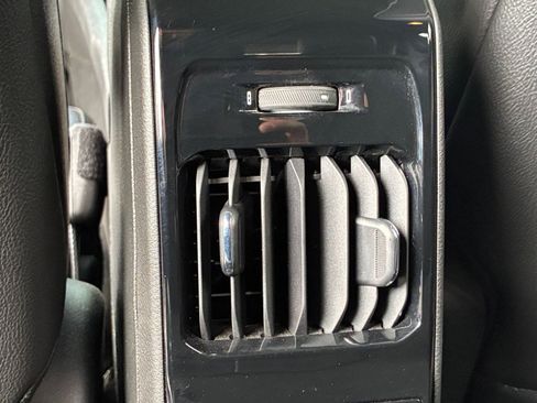 Used 2025 Jeep Compass Limited image 23