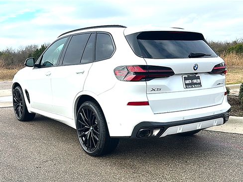 New 2026 BMW X5 xDrive40i w/ M Sport Package AWD/4WD image 6