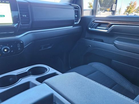 Used 2024 Chevrolet Silverado 2500 LT image 11