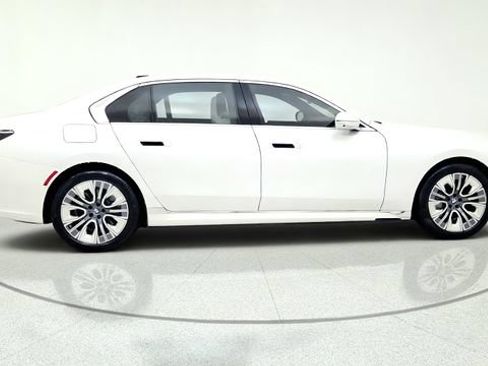 Used 2023 BMW i7 xDrive60 AWD/4WD image 10