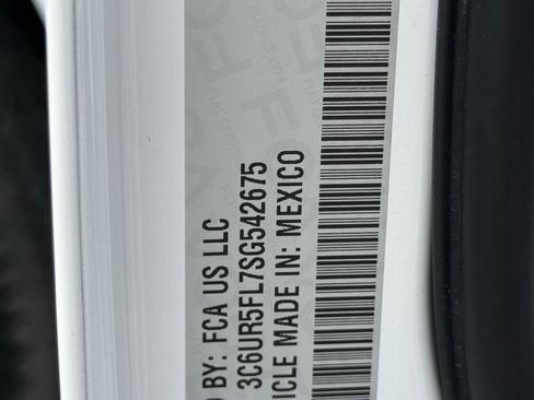 Used 2025 RAM 2500 Laramie image 34