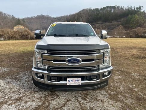 Used 2017 Ford F250 Lariat w/ Chrome Package image 2