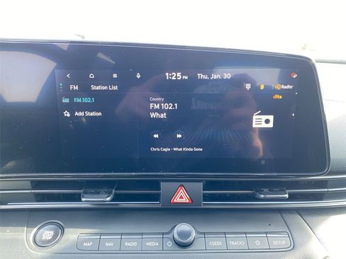 New 2025 Hyundai Elantra SEL image 17