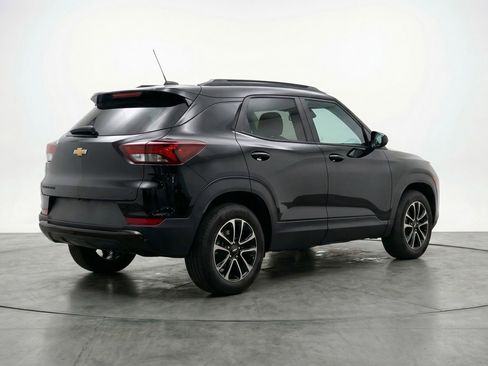 Used 2025 Chevrolet TrailBlazer LT FWD image 9