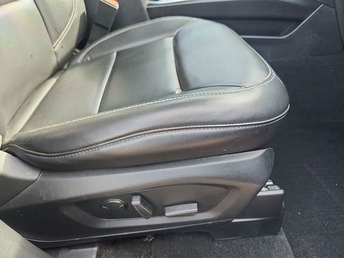 Certified 2021 Ford Explorer XLT w/ Equipment Group 202A AWD/4WD image 35