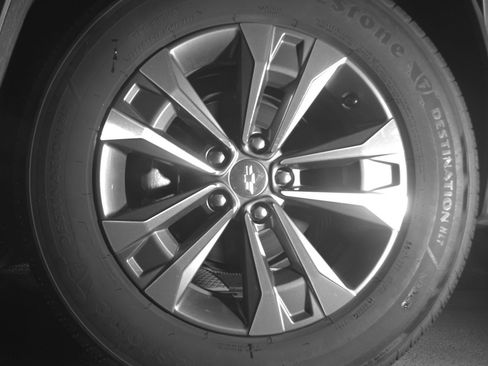 Used 2025 Chevrolet Equinox LT FWD image 14
