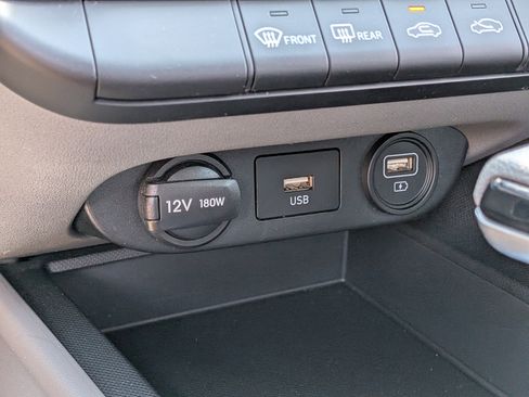 Used 2023 Hyundai Elantra SEL FWD image 28