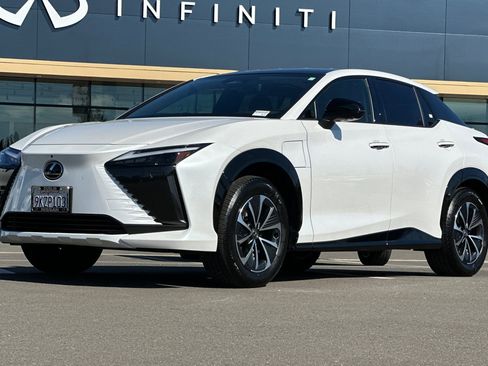 Used 2023 Lexus RZ 450e Premium w/ Technology Package image 8