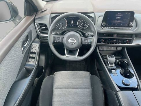 Used 2023 Nissan Rogue SV image 11