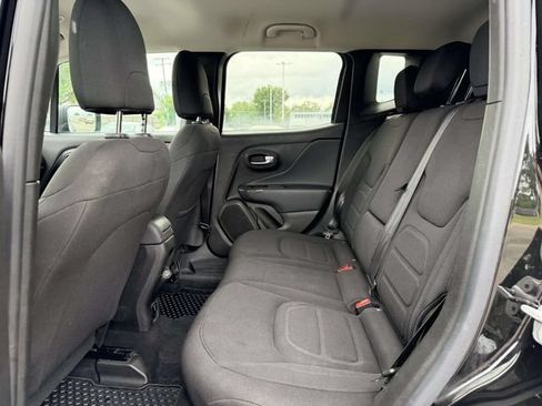 Used 2022 Jeep Renegade Latitude w/ Convenience Group AWD/4WD image 13