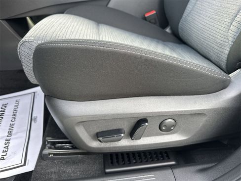 Used 2023 Nissan Rogue SV image 12