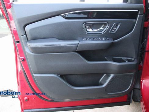 Used 2023 Honda Pilot Touring image 9