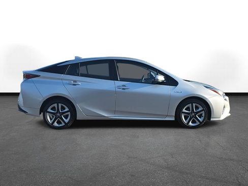 Certified 2017 Toyota Prius Four Touring image 4