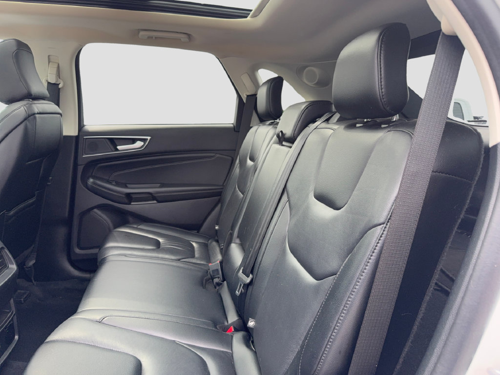 Used 2022 Ford Edge Titanium AWD/4WD image 11