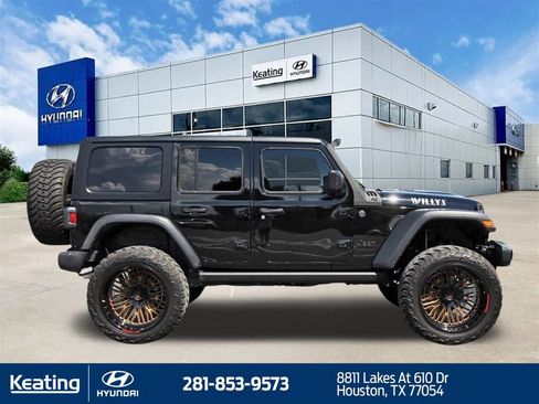 Used 2025 Jeep Wrangler Unlimited Sport AWD/4WD image 4
