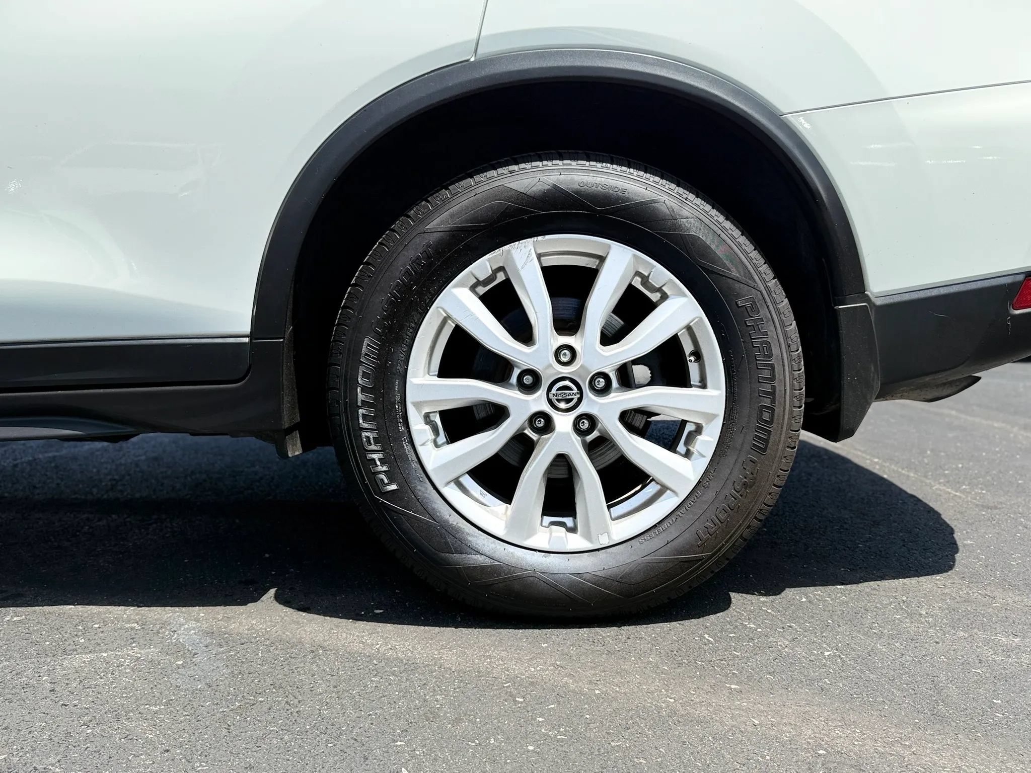 Used 2020 Nissan Rogue S w/ Special Edition Package FWD image 37