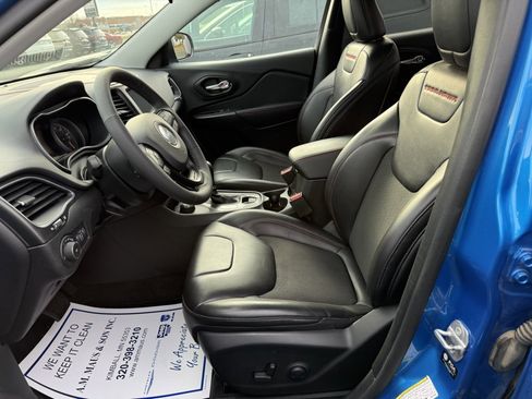 Used 2022 Jeep Cherokee Trailhawk w/ Trailer Tow Group image 11