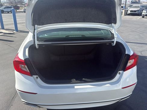 Used 2018 Honda Accord Sport image 7