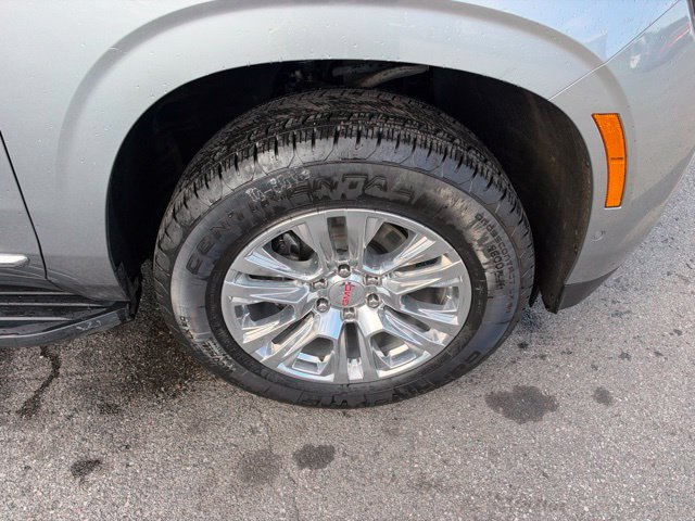 Used 2025 GMC Yukon XL Elevation w/ Technology Package AWD/4WD image 9