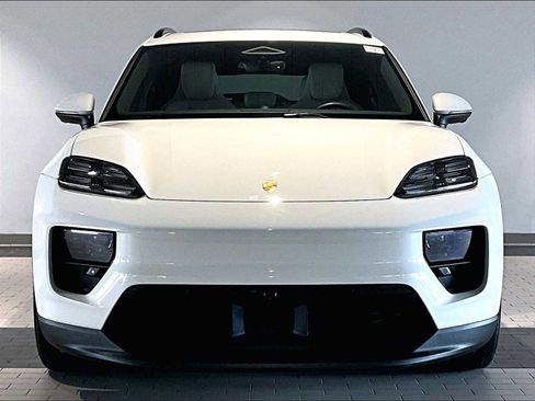 Used 2025 Porsche Macan 4 Electric image 13