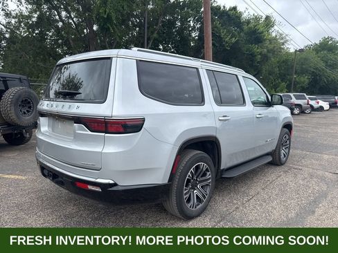 Used 2024 Jeep Wagoneer Series II RWD image 2