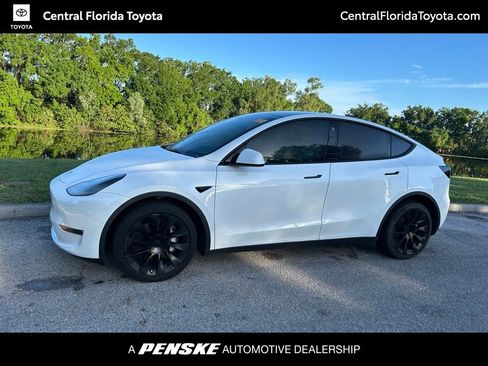Used 2022 Tesla Model Y Long Range image 1