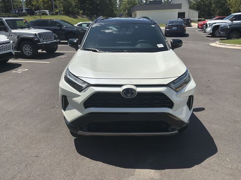 Used 2022 Toyota RAV4 XSE AWD/4WD image 3