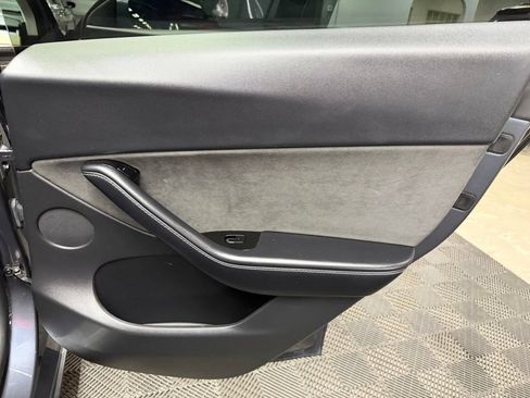 Used 2020 Tesla Model Y Long Range AWD/4WD image 44