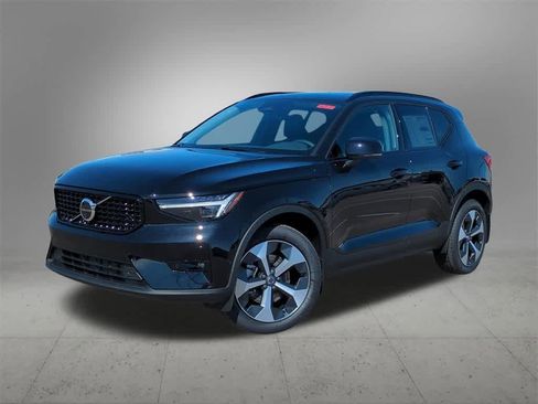 Used 2026 Volvo XC40 B5 Plus w/ Protection Package Premier image 1