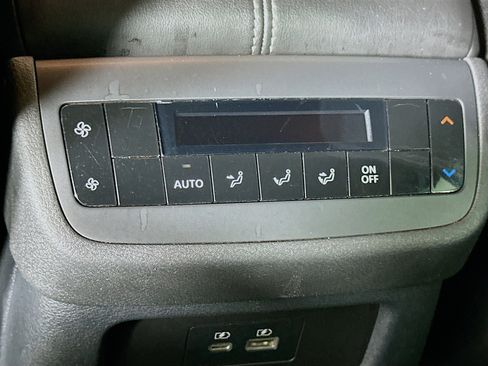 Used 2025 Nissan Pathfinder SV image 26