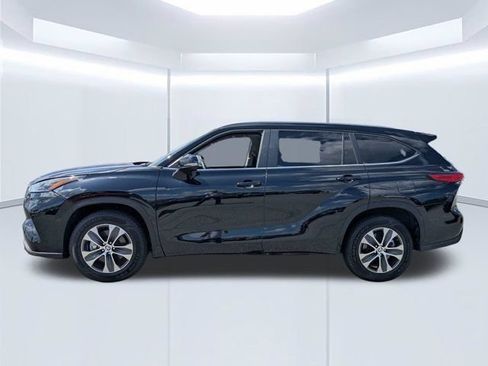 Used 2023 Toyota Highlander XLE FWD image 7