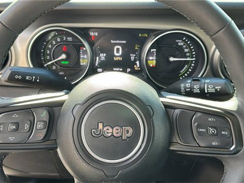 Used 2023 Jeep Wrangler Unlimited w/ Cold Weather Group image 11