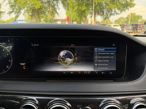 Used 2018 Mercedes-Benz S 560 Sedan image 31