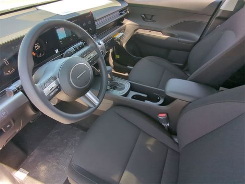 New 2026 Hyundai Kona SE image 17