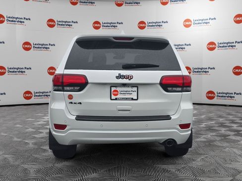 Used 2020 Jeep Grand Cherokee Altitude AWD/4WD image 6