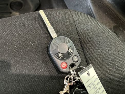Used 2018 Ford Focus SEL w/ Cold Weather Package FWD image 36