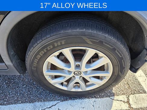 Used 2018 Nissan Rogue SV image 29