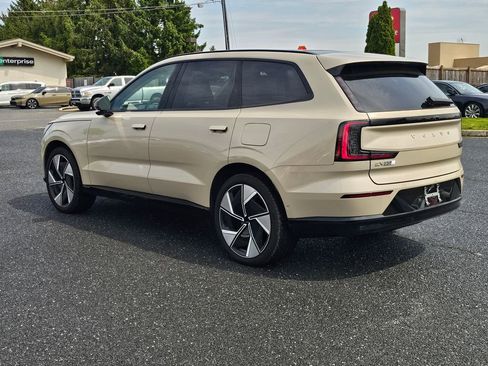 Used 2025 Volvo EX90 Ultra AWD/4WD image 15
