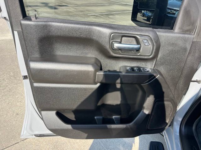 Used 2025 Chevrolet Silverado 2500 Custom w/ Custom Value Package AWD/4WD image 12
