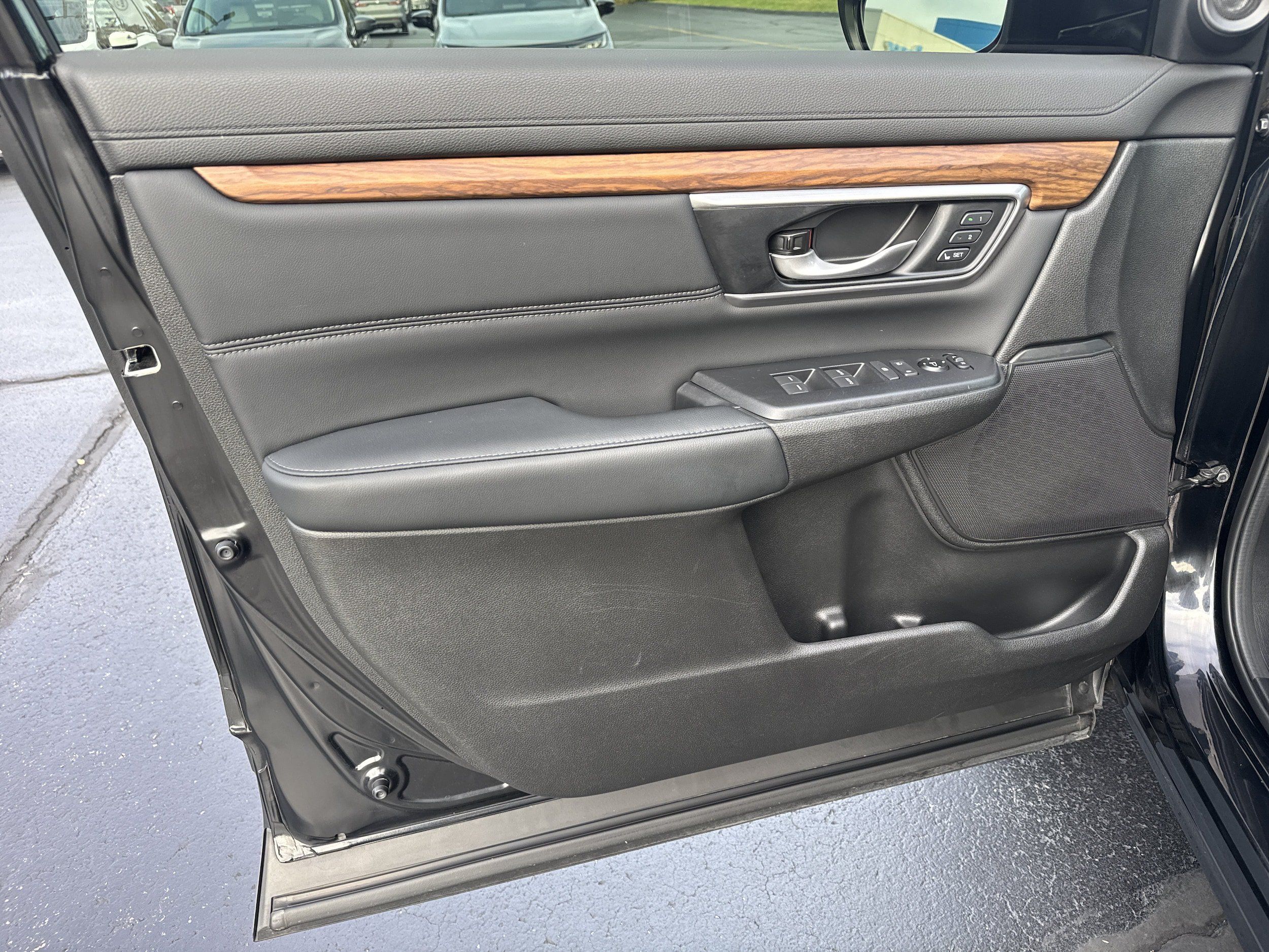 Used 2022 Honda CR-V Touring image 6