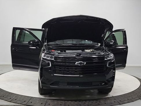 Used 2024 Chevrolet Suburban RST image 10