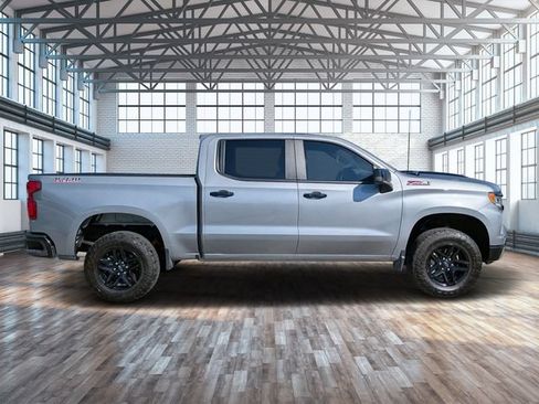 Used 2024 Chevrolet Silverado 1500 LT Trail Boss w/ Convenience Package II AWD/4WD image 3