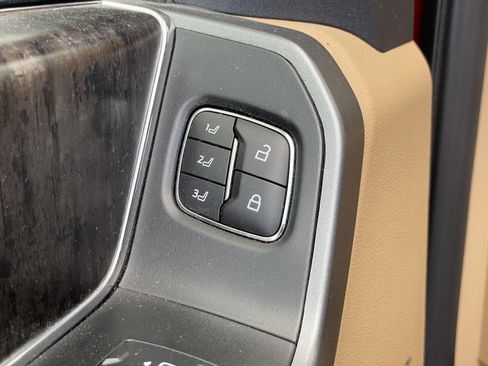 Used 2025 Ford F250 Lariat w/ Chrome Package AWD/4WD image 38