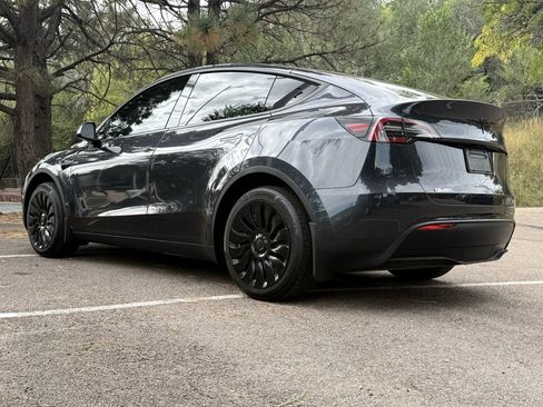 Used 2024 Tesla Model Y Long Range image 5