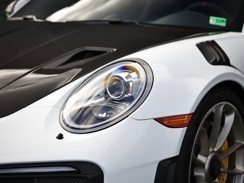Certified 2018 Porsche 911 GT2 RS image 21