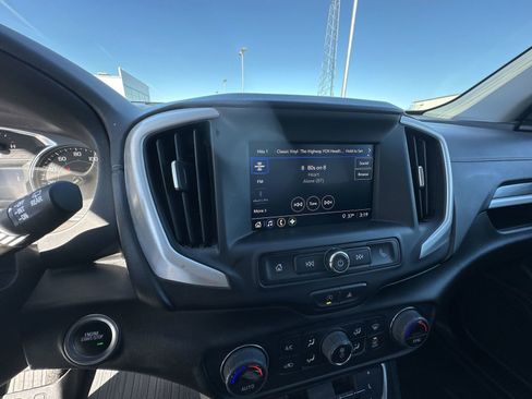 Used 2023 GMC Terrain SLE w/ Driver Convenience Package image 13